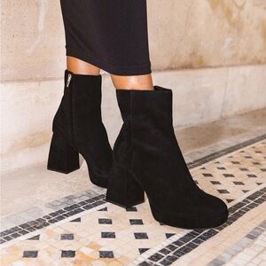 NWOB Dolce Vita Women’s Ulyses Square Toe Platform Black Heeled Boots Size 8